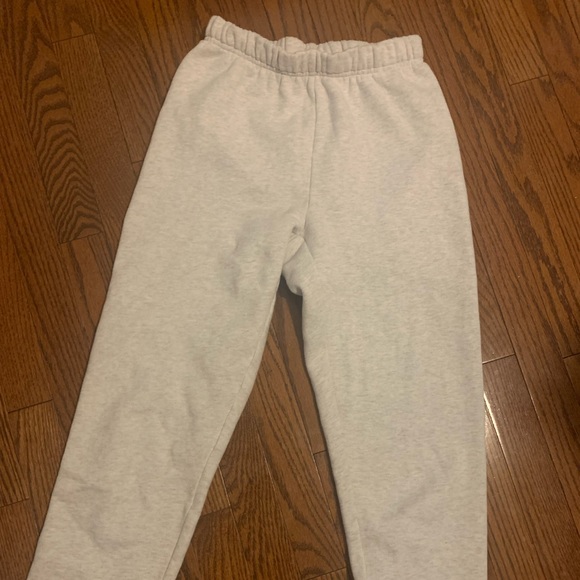 Aritzia Sweatpants - Picture 2 of 3